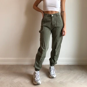 Byxor från Gina Tricot - Aldrig använda 