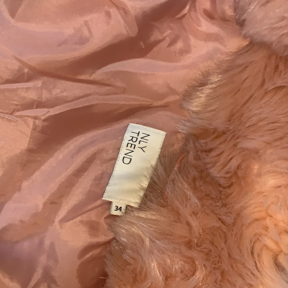 Rosa faux fur jacka  - 90