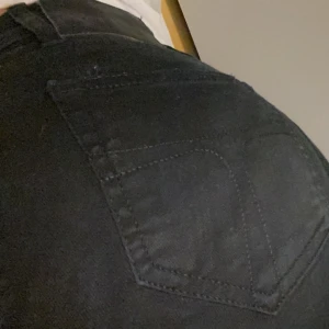 Tiger of sweden jeans - Säljer dessa byxor storlek 24/30, använda få gånger och är i mycket bra skick. Köpta för 1199kr