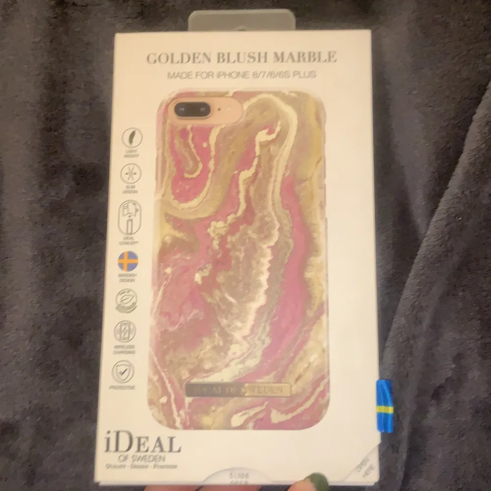 Oöppnad ideal of Sweden skal för Iphone 8/7/6/6S Plus heter ”Golden Blush Marble”. Accessoarer.