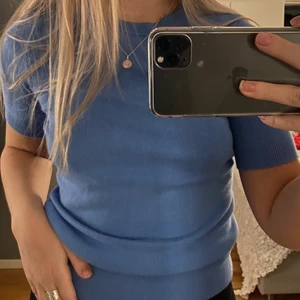 Tröja från zara - Jätteskön tröja från Zara, änvänd ett fåtal gånger💕