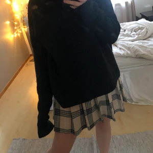 Trendig kjol - Fin och trendig kjol som aldrig kommit till användning. Sjukt snygg! Passar mig som vanligtvis har xs-s💖