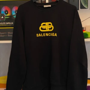 Balenciaga Crewneck - Size XS (sitter som S/M) 8/10 skick
