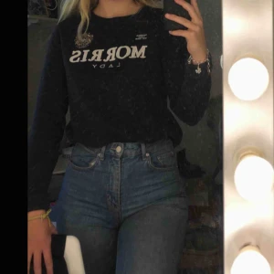  - säljer min marin/ mörk blåa Morris tröja som jag köpte på Joel o jolina💘 såklart äkta å sälj pga att den inte kommer till användning, priset kan diskuteras💘 frakt på ungefär 60kr