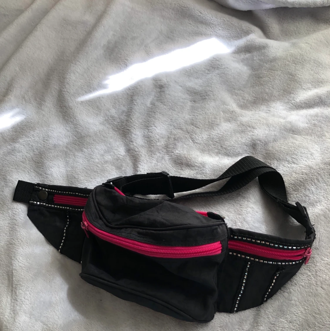 Rosa svart Midjeväska! - 90