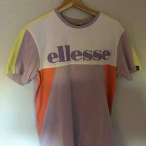 Fin ellesse t-shirt i bra skick, högst budande får den +frakt