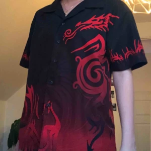  - Ascool skjorta 😍 passar många olika storlekar beroende på hur man vill att den ska sitta 😇 Köpt på secondhand!