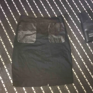  - svart kjol från cubus jätte bra skick aldrig använts bara provat. 