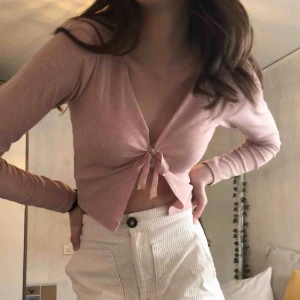  - Sötaste tröjan och så trendig, gammalrosa. Frakt tillkommer! 💜✨