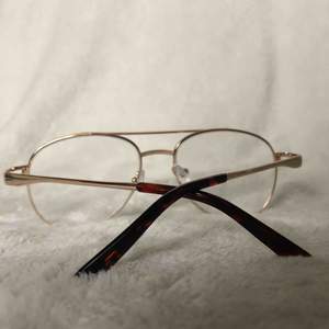 Glasögon Accessoarer från H&M | Köp begagnat på Plick