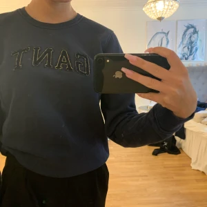 Gant tröja från kidsbtandstore  - Snygg tröja från gant som tyvärr inte kommer till någon användning längre storlek 170cm men jag skulle säga att det är som en xs/s 