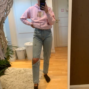 Supersnygga boyfriendjeans - Supersnygga jeans som jag skrivit på själv. I bra skick