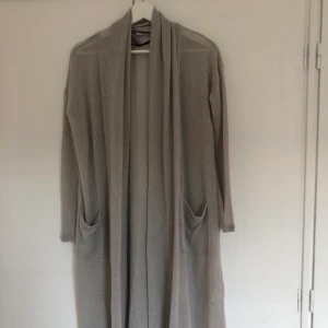 Fin kofta - Fin kofta från H&M är något år gammalt men har använt den vid ett tillfälle 