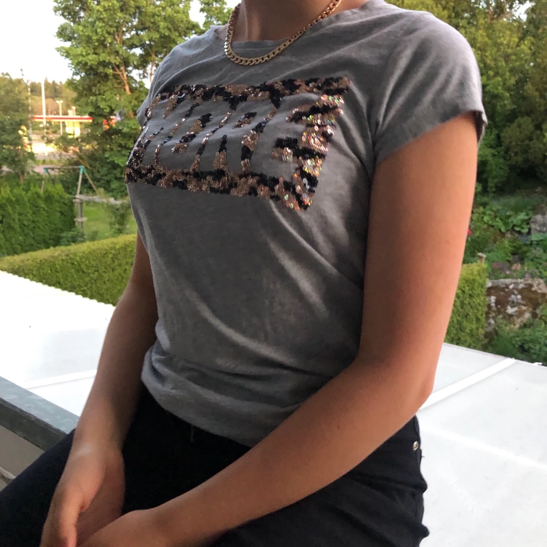 🤍GRÅ T-SHIRT🌪 - 90