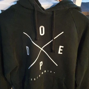 Dope hoodies strl S - Bra skick
