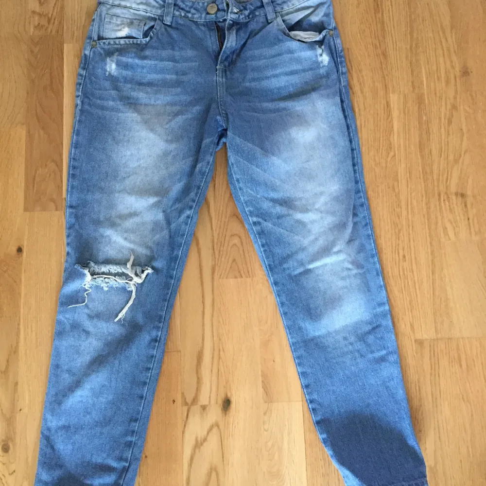 söta jeans av inget speciellt märke men i gott skick. Jeans & Byxor.