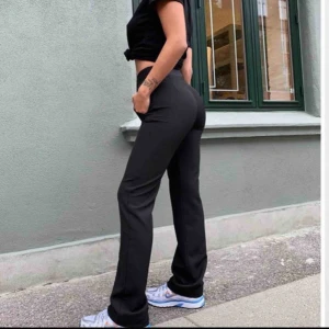  - venderby’s supersnygga ’New Lilly’ byxor! aldrig använda pga för långa! :( (är 1,63) köparen står för frakten✨🦋