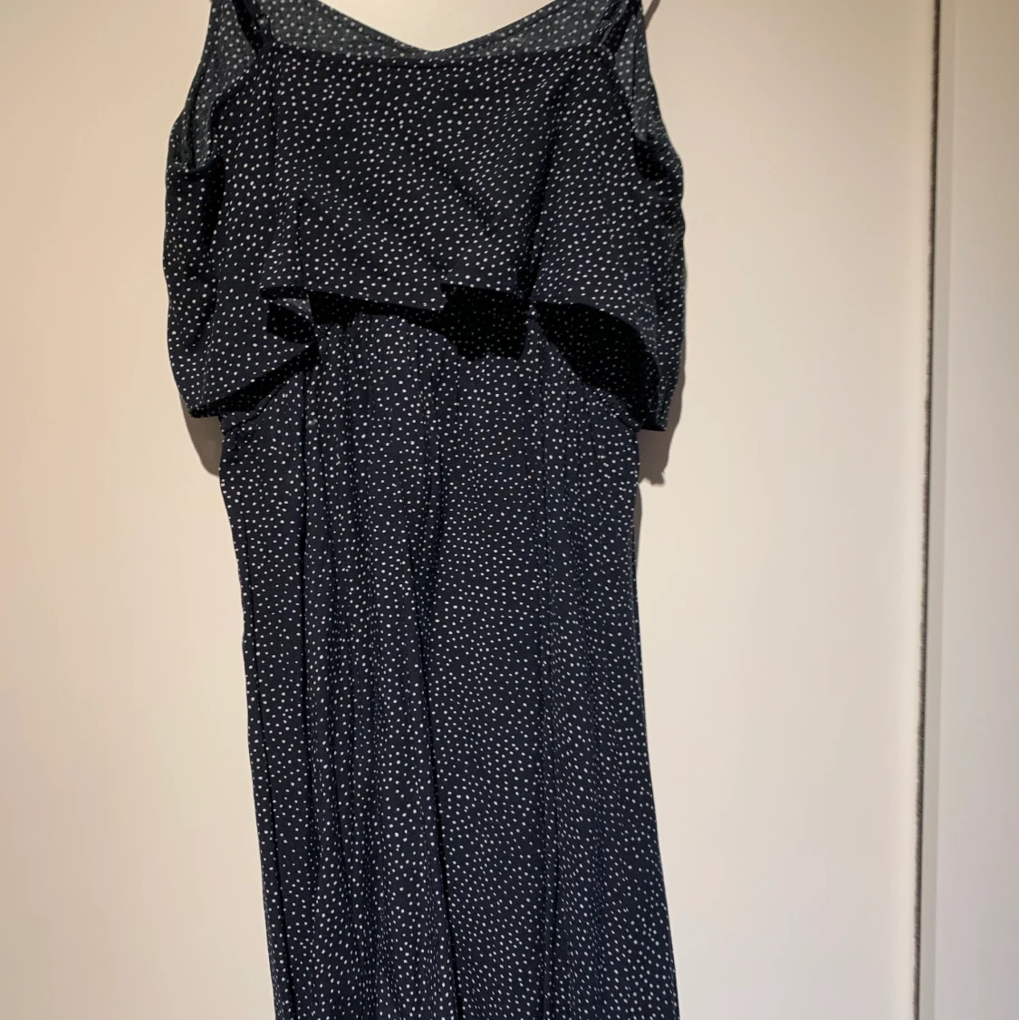 Blå och vit klänning  - 90