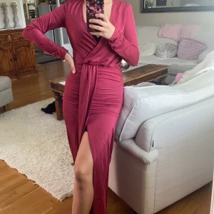 Lång klänning  - Oanvänd 