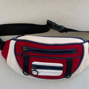 Zara TRF collection scuba fabric white & red fanny pack. Inside pocket zipper puller missing, other than that great condition Used few times only.