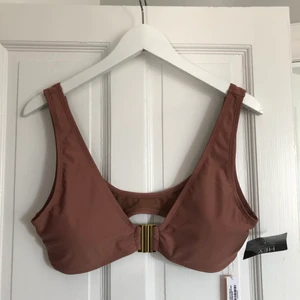 Bikini  - Endast testad och den är för liten för mig så tror den passar en M. Frakt tillkommer ❤️