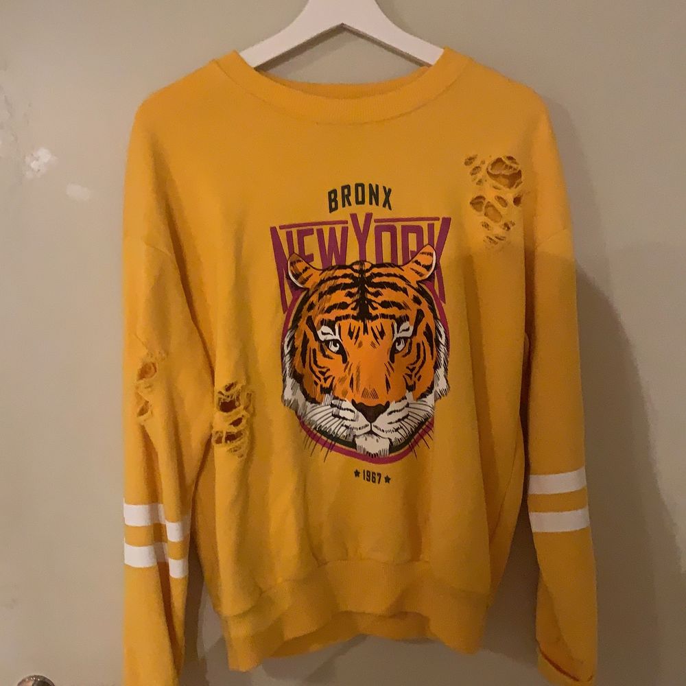 Gul Bronx New york tröja med tiger tryck | Plick