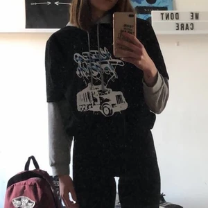 T-shirt  - T-shirt från shein, använd cirka 4 gånger.