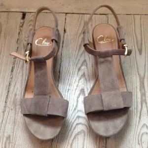  - Wedge heeled sandals. Original price 600 kr , only used once.