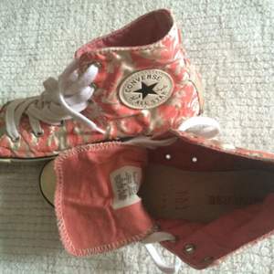 Very used (but washable!) converse limited edition pink kind of shine 