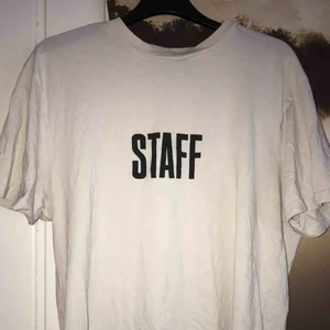  - Purpose Tour tröja i fint skick.  Kan frakta om du står för frakt. Passar ifrån XS-M 