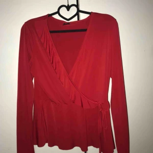  - Från Gina Tricot, oanvänd. Strl M