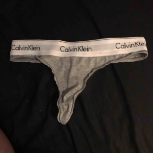  - Säljer min gråa ck topp med trosor till som är använda max 3gånger   Frakt ingår  Endast seriösa köpare