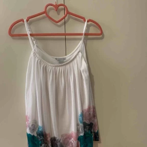 Topp - Topp i storlek s, fin skick, finns i Odenplan Stockholm, 