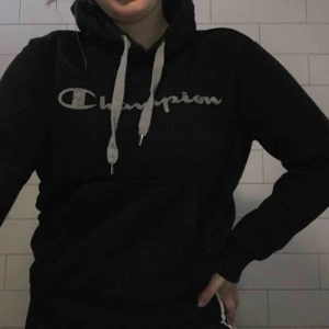  - As skön Champion hoddie, som förtjänar en trogen ägare! 