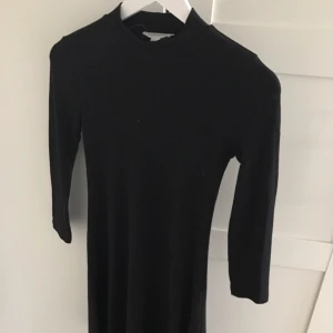  - Klänning från forever 21. Använd 1 gång. 