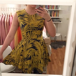  - Klänning från hm. Aldrig använd 