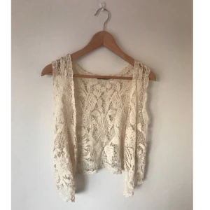  - Jättefin virkad väst!