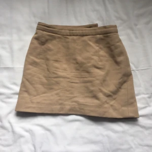  - Baige kjol från humana i Stockholm! Superfin bra kvalité 