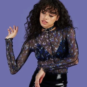  - Genomskinlig top ifrån UNIF, orginalpris 650 kr + frakt (150). Använd fåtal gånger, perfekt skick 