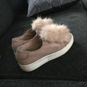  - Storlek 39 men passar 38 oxå! Då jag har det! Använda max 10 gånger så i bea skick’ köparen står för frakten! Tar betalt via swish! 