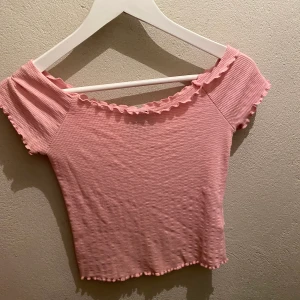 Topp  - Fin topp som är oanvänd 