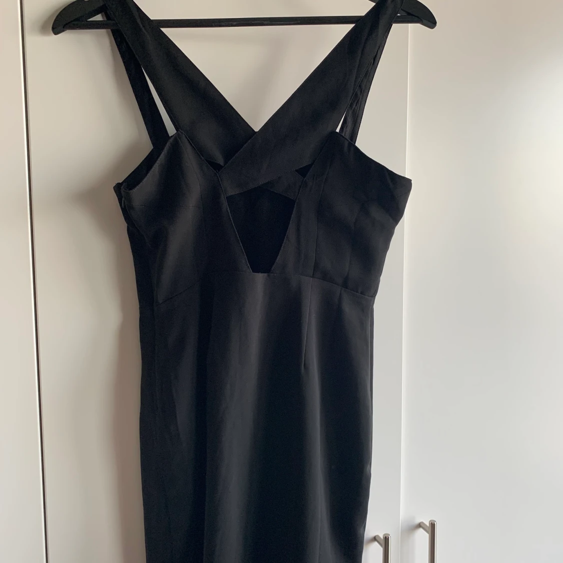 Tunn svart klänning  - 90