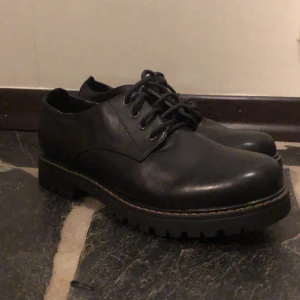 Oanvänd skor - Storlek 39, men skulle mer säga att de är 38. Aldrig använd och har stått och dammat till sig i garderoben. Nu vill jag att de ska få se dagens ljus! 