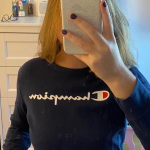 Champion tröja - Bekväm fin och passar till nästan allt ❤️❤️ pris går att diskuteras
