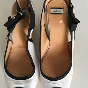 By malene Birger kilklack skor i läder och tyg. Använd bara en gång och inom hus. Skicket är som ny