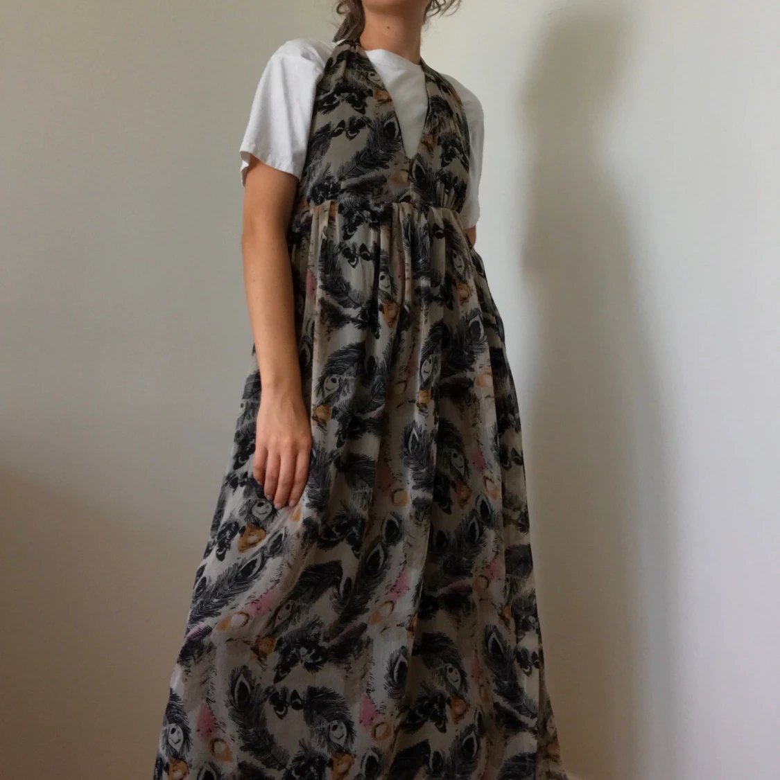 Drömmig fjäder klänning onesize  - 90