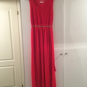 Fest kläning  - Hellt ny fest klänning 
