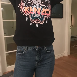 KENZO tröja  - Svart kenzo, fint skick, frakt tillkommer 88kr