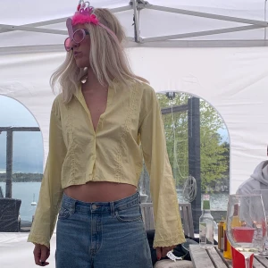 Vintage yellow top  - Gul topp som jag hade på min 21 fest! 