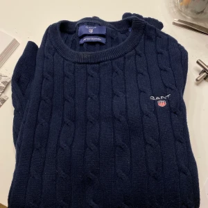 Gant tröja str xs - Marinblå ganttröja i str xs